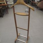 690 3053 VALET STAND